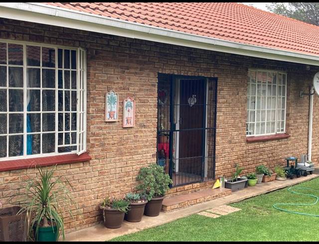 1,000M² INVESTMENT FOR SALE IN WATERVAL EAST